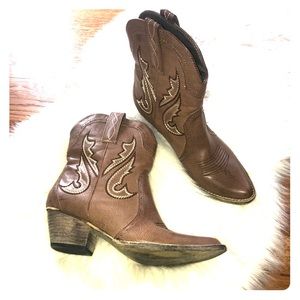 Short Cowgirl booties 👢